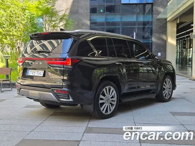 Lexus LX 2025 — Фото 1/20