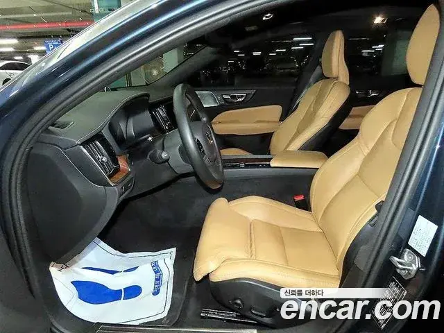 Volvo S60 2021 — Şəkil 2/20