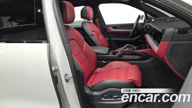 Porsche Cayenne 2024 — Photo 22/39