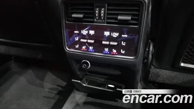Porsche Cayenne 2024 — Photo 28/39