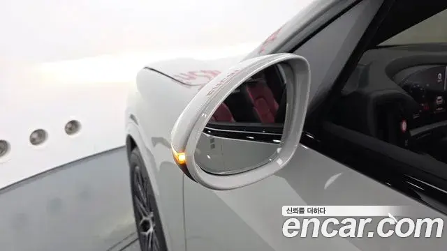 Porsche Cayenne 2024 — Photo 17/39