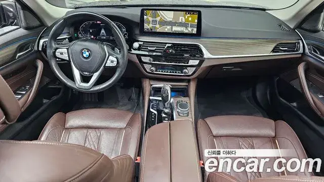 BMW 5 Series 2021 — Şəkil 17/20