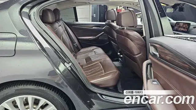 BMW 5 Series 2021 — Şəkil 15/20