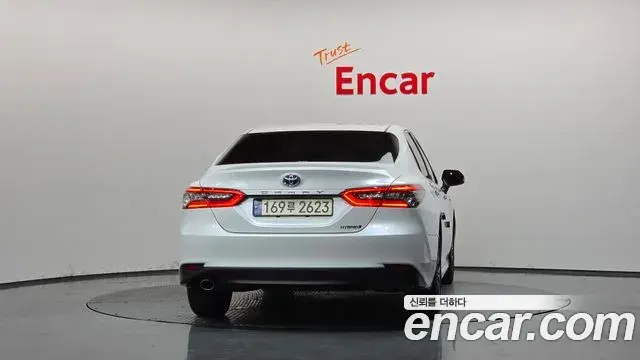 Toyota Camry 2024 — Şəkil 33/36