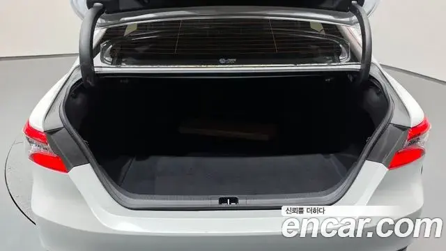 Toyota Camry 2024 — Şəkil 22/36