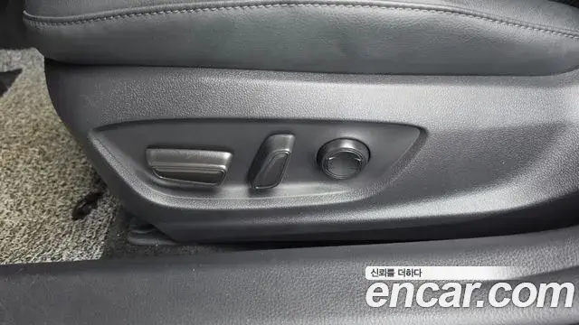 Toyota Camry 2024 — Şəkil 19/36