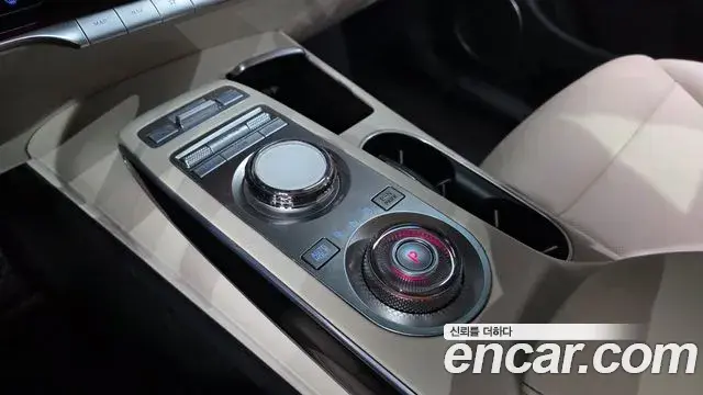 Genesis GV70 2021 — Photo 15/36