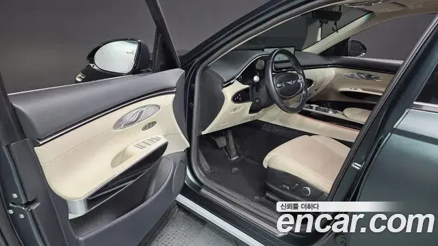 Genesis GV70 2021 — Photo 12/36