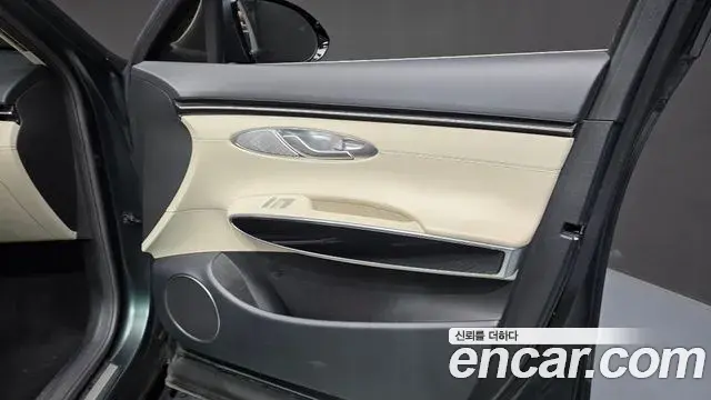 Genesis GV70 2021 — Photo 30/36