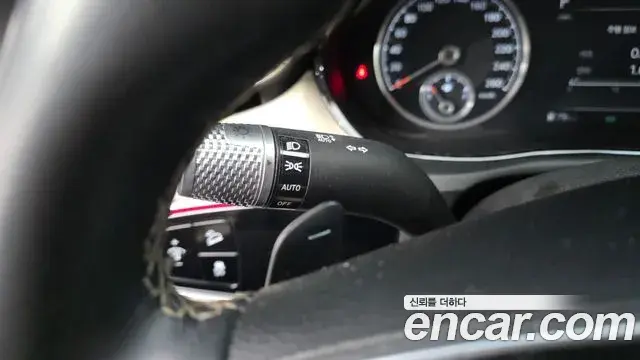 Genesis GV70 2021 — Photo 23/36