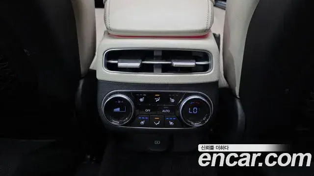 Genesis GV70 2021 — Photo 11/36