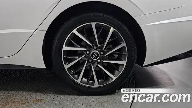 Hyundai Sonata Hybrid 2021 — Şəkil 13/30