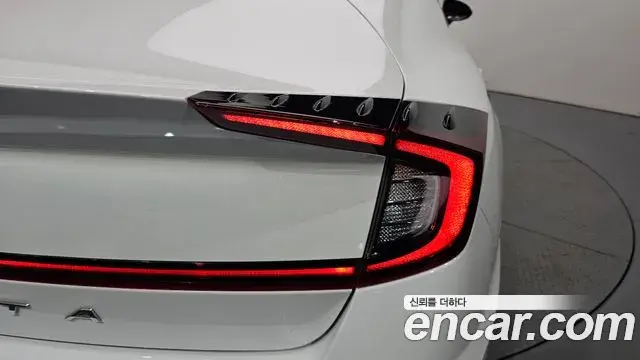 Hyundai Sonata Hybrid 2021 — Şəkil 25/30