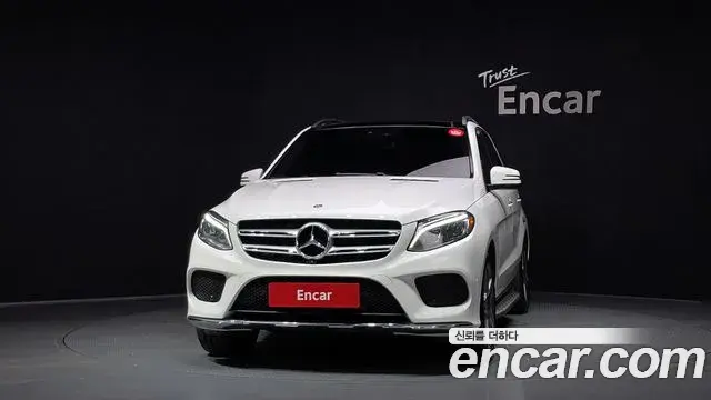 Mercedes-Benz GLE-Class 2018 — ფოტო 9/20