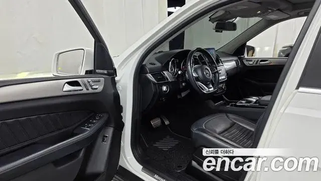 Mercedes-Benz GLE-Class 2018 — ფოტო 12/20