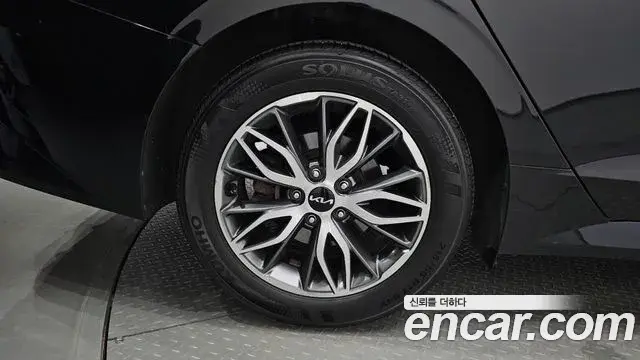 Kia K5 2022 — Photo 30/32
