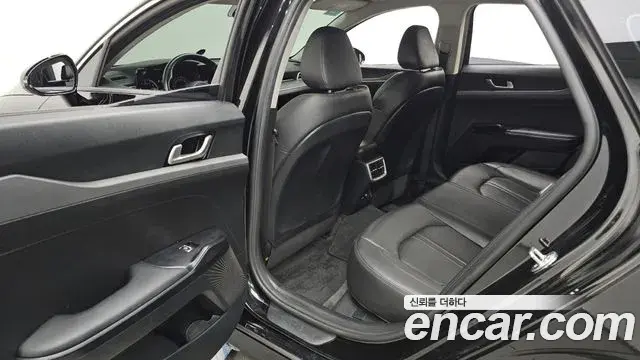 Kia K5 2022 — Photo 20/32