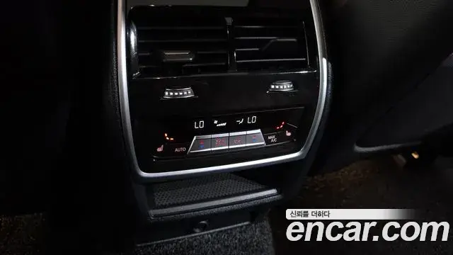 BMW X6 2023 — Photo 12/33