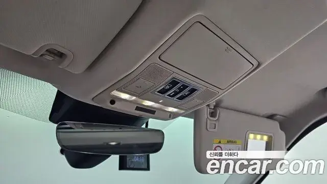 Land Rover Discovery 5 2018 — ფოტო 8/20