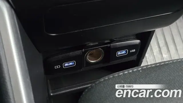 Hyundai Staria 2021 — Фото 17/20