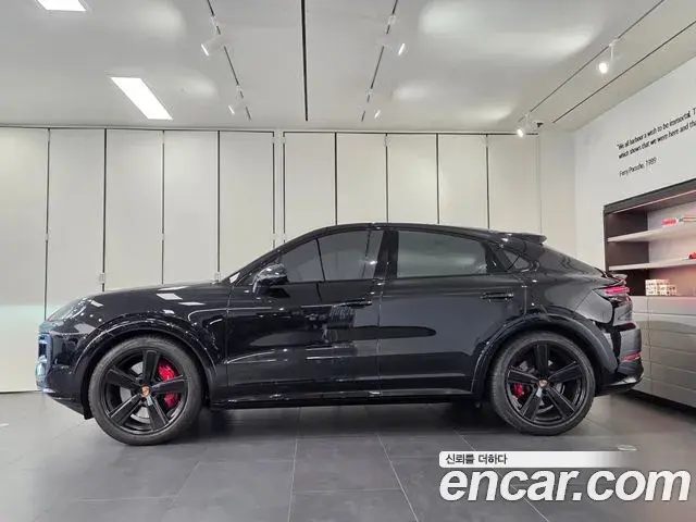 Porsche Cayenne 2025 — ფოტო 1/20