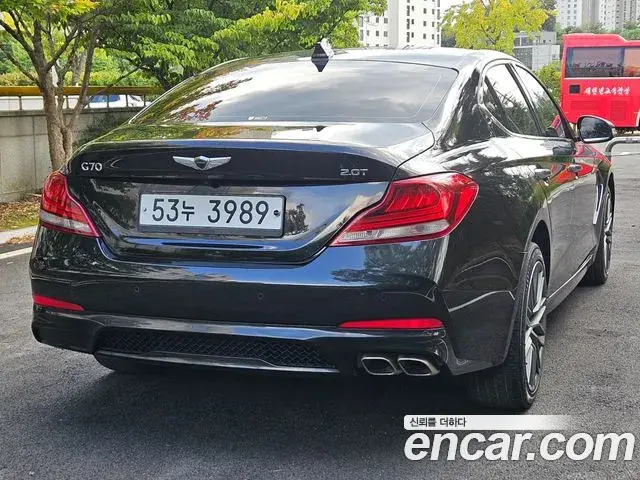 Genesis G70 2018 — ფოტო 9/20