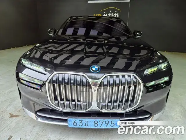 BMW i7 2022 — Photo 2/20