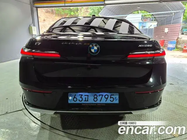 BMW i7 2022 — Photo 18/20