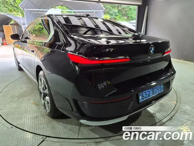 BMW i7 2022 — Photo 14/20