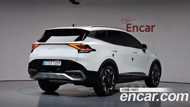 Kia Sportage 2022 — Фото 2/20