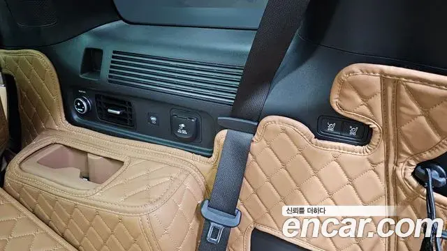Hyundai Santa Fe 2024 — ფოტო 32/34