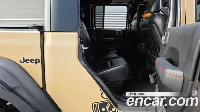 Jeep Gladiator 2021 — Photo 26/32