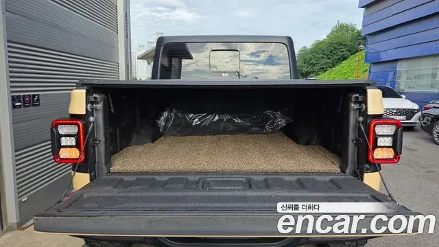 Jeep Gladiator 2021 — Photo 13/32