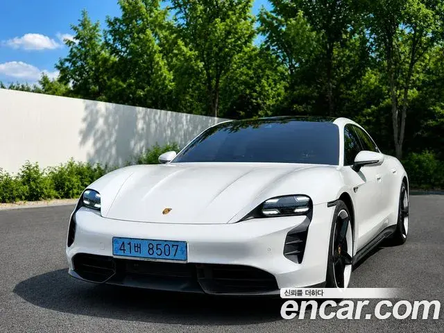 Porsche Taycan 2023 — Photo 4/20