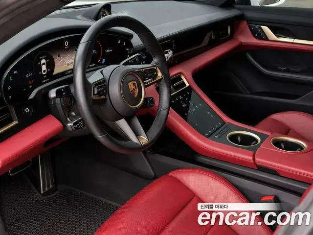 Porsche Taycan 2023 — Photo 8/20