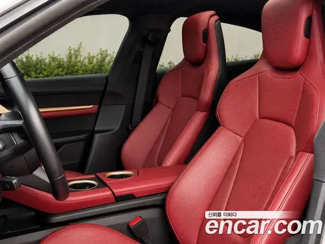 Porsche Taycan 2023 — Photo 10/20