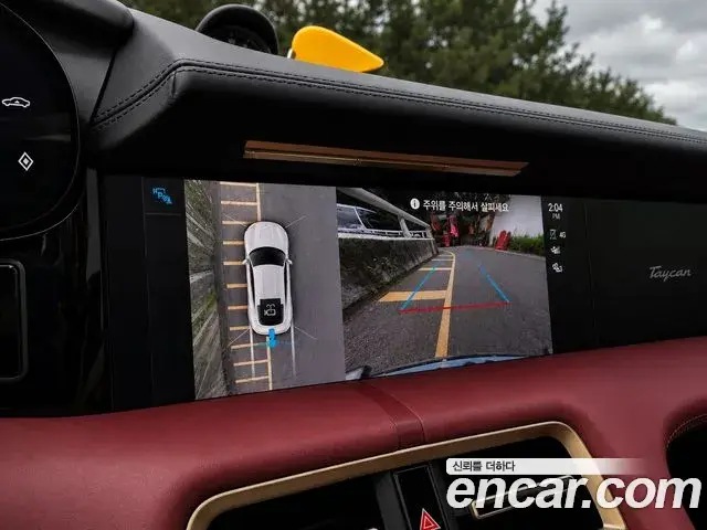 Porsche Taycan 2023 — Photo 13/20