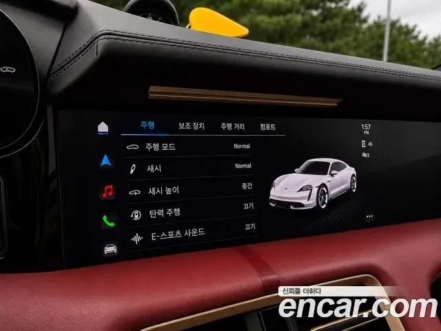 Porsche Taycan 2023 — Photo 12/20