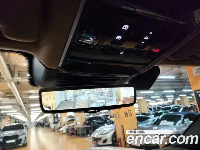 Land Rover Range Rover 2023 — Photo 15/20