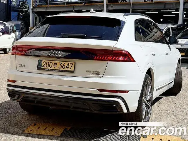 Audi Q8 2021 — ფოტო 11/20