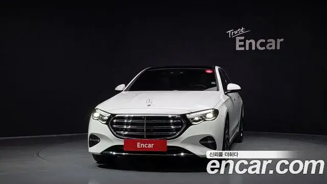 Mercedes-Benz E-Class 2024 — ფოტო 14/33