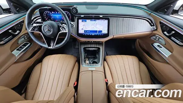 Mercedes-Benz E-Class 2024 — ფოტო 17/33