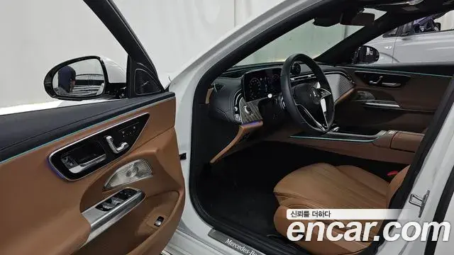 Mercedes-Benz E-Class 2024 — ფოტო 16/33