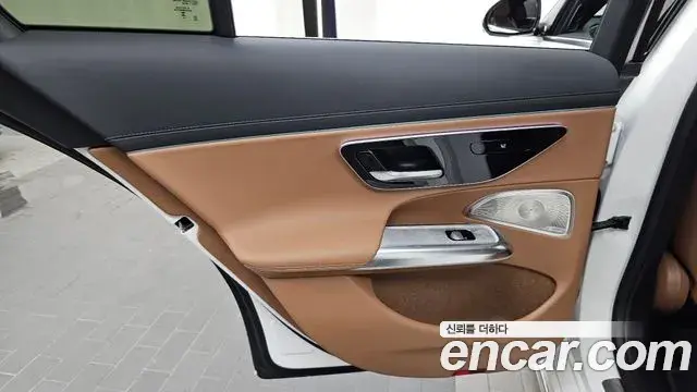 Mercedes-Benz E-Class 2024 — ფოტო 25/33