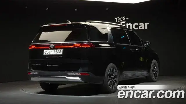 Kia Carnival 2020 — Photo 2/20