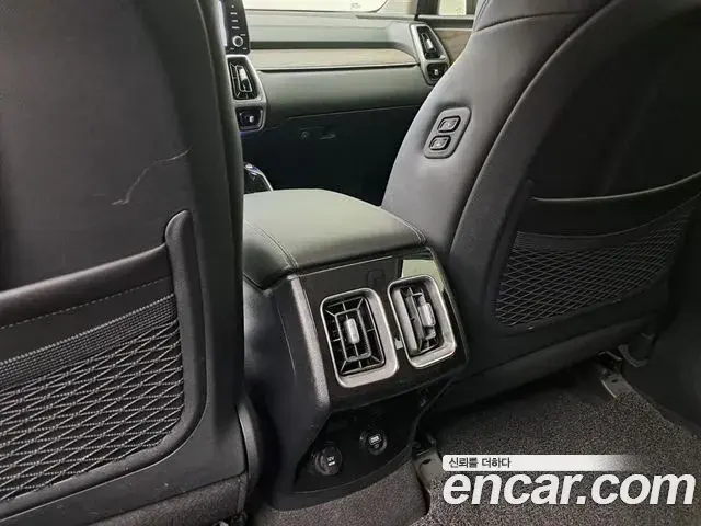 Kia Sorento 2021 — Фото 16/20