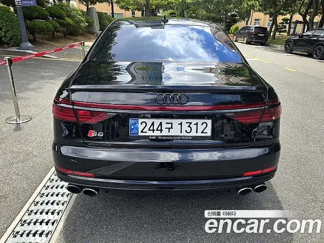 Audi S8 2020 — Şəkil 9/18