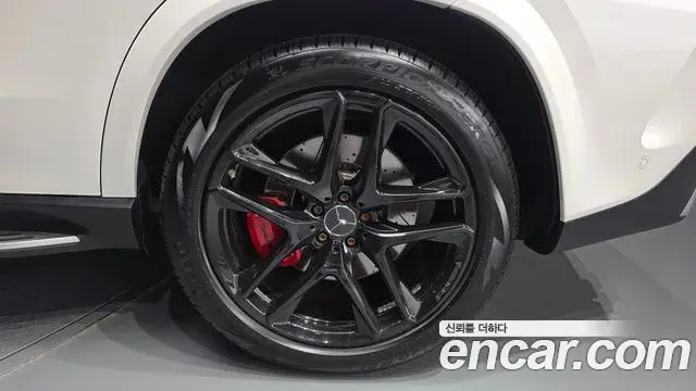 Mercedes-Benz GLE-Class 2022 — ფოტო 12/35