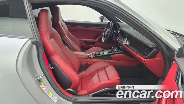 Porsche 911 2024 — Şəkil 29/32