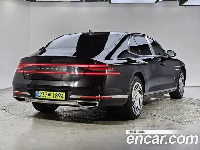 Genesis G90 2023 — Şəkil 18/20
